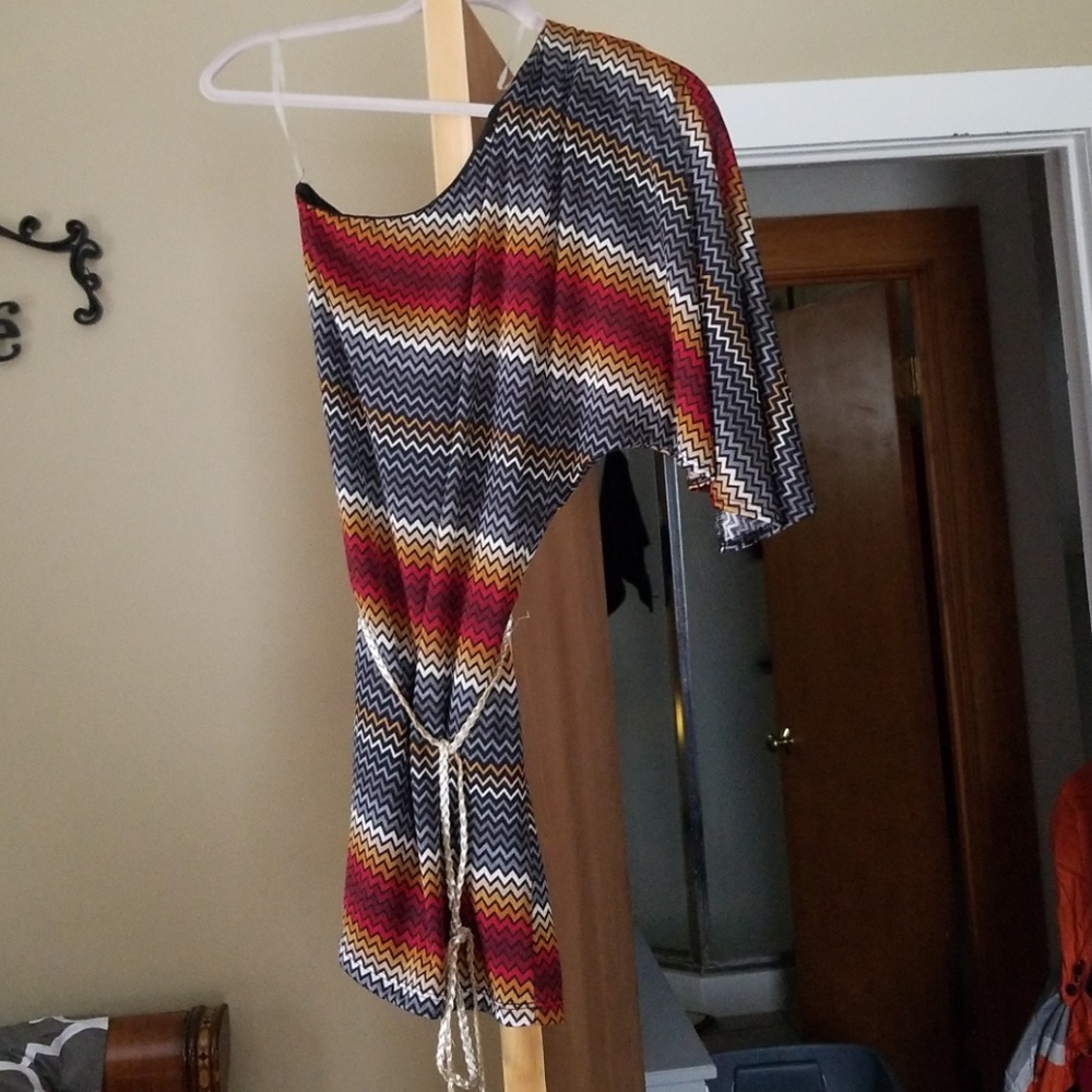 One sleeve dress